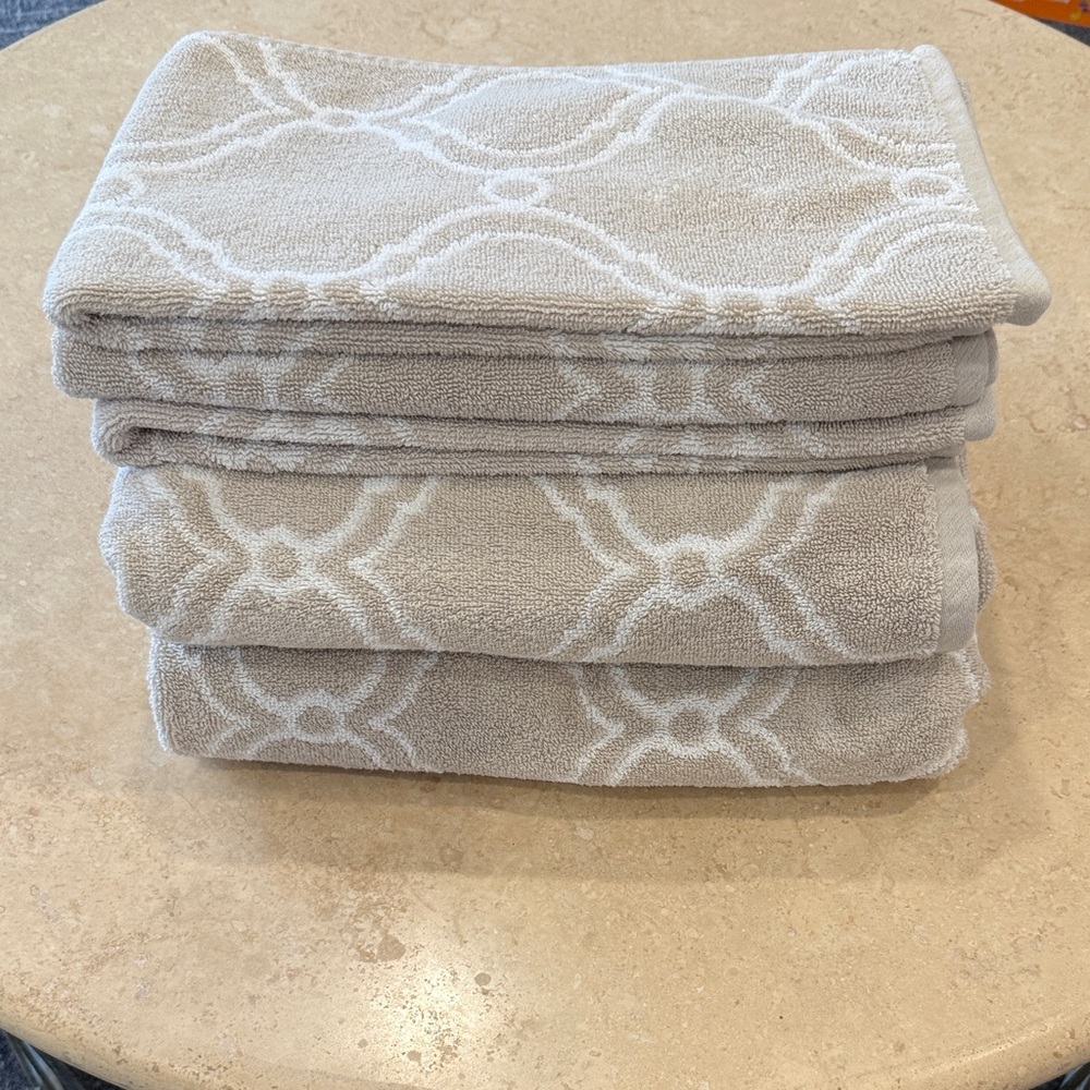 Signature Bath & Hand Towels